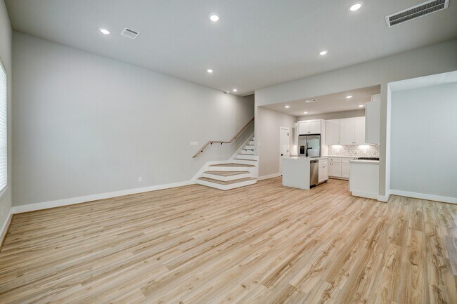 Building Photo - 5816 Francis Oak Ln