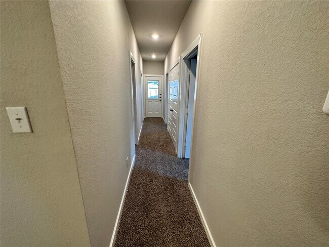 Building Photo - 9732 Grosbeak Ln
