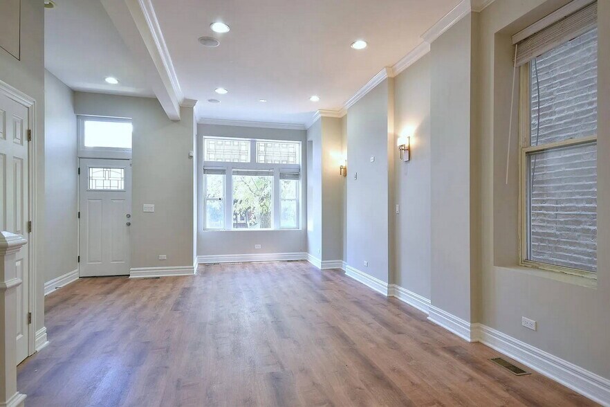 Building Photo - 1316 N Artesian Ave