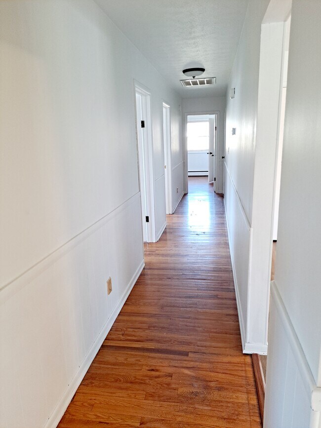 Building Photo - 174 Whaley Rd