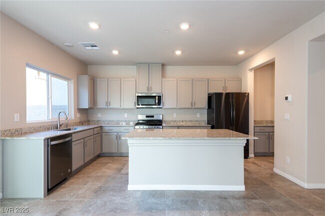 Building Photo - 475 Via Renata