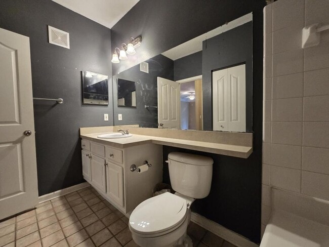 Building Photo - 4207 S Dale Mabry Hwy