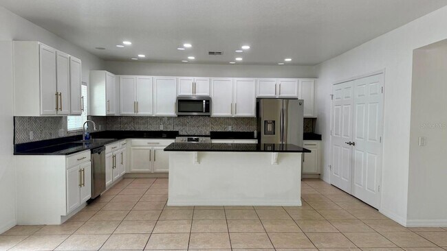 Building Photo - 2255 Sheboygan Pl