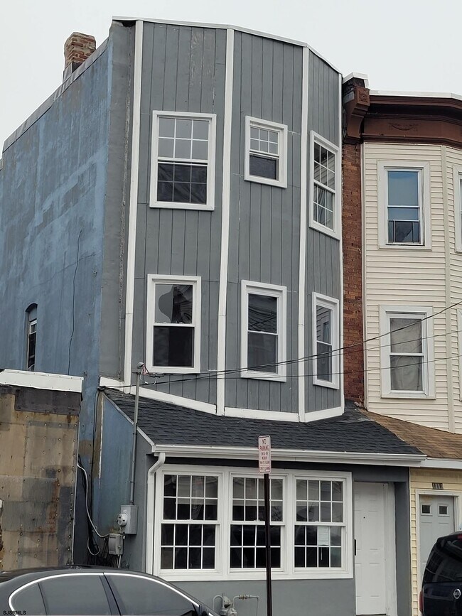 Building Photo - 1108 Baltic Ave