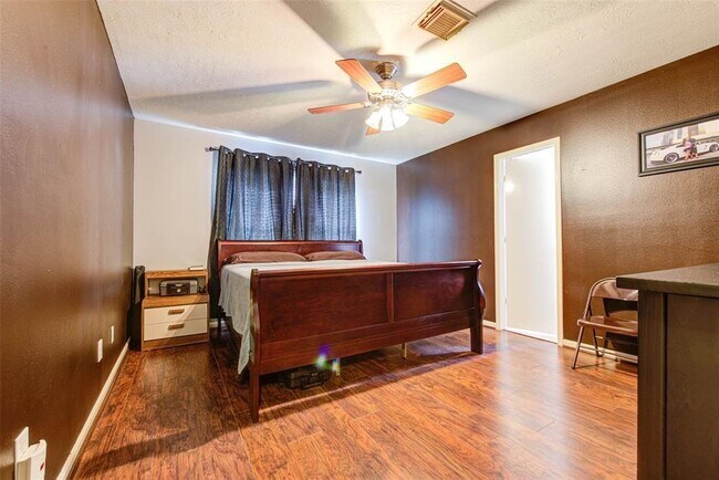 Building Photo - 14219 Beech Meadow Dr