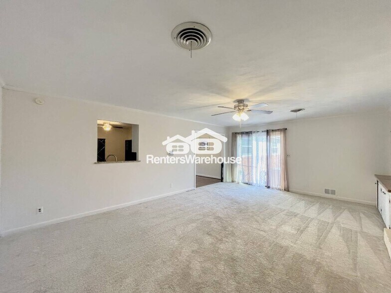 Building Photo - 5801 Townley Ave