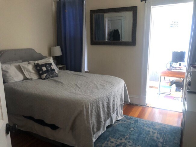 Building Photo - 3 Bedroom House in the Museum Distict