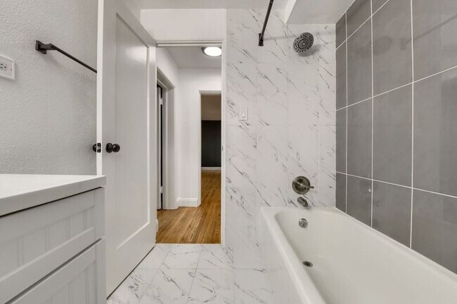 Building Photo - 2233 Kearney St