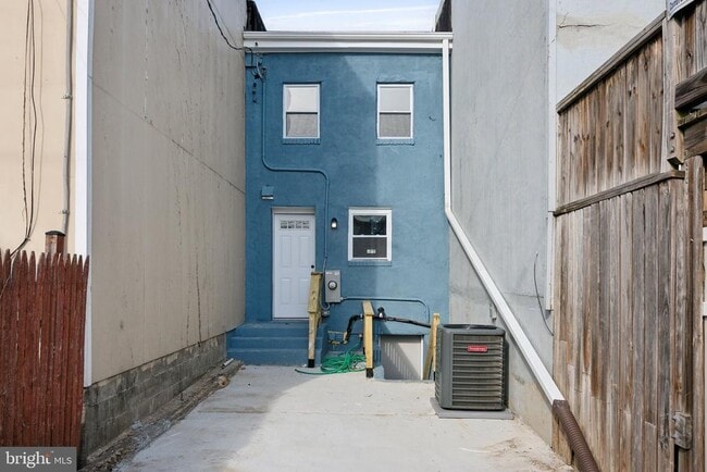 Building Photo - 1155 Washington Blvd