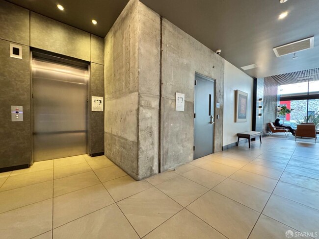 Building Photo - 200 Linden Ave