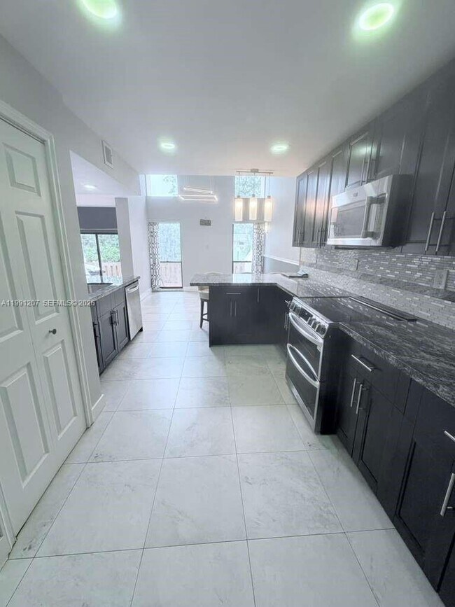 Building Photo - 8517 NW 9th Pl