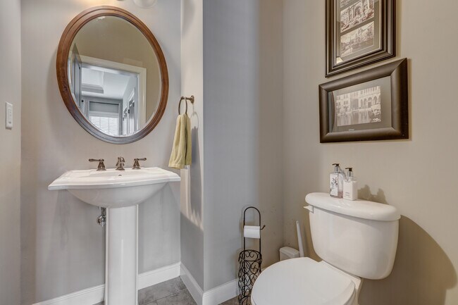 Building Photo - 2114 W Village Xing