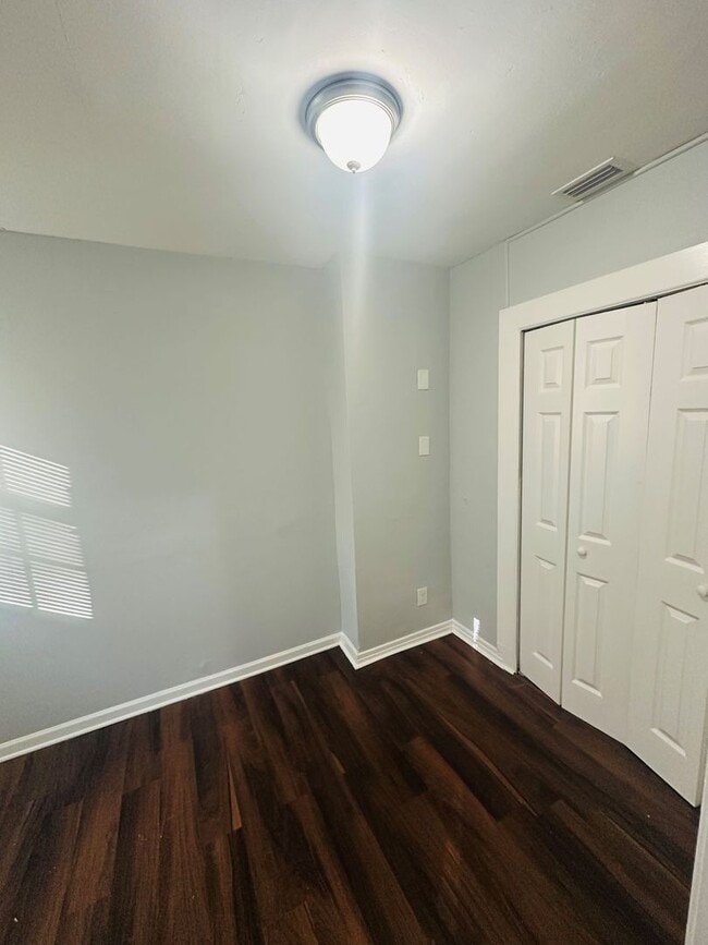 Building Photo - 3146 2nd St Cir