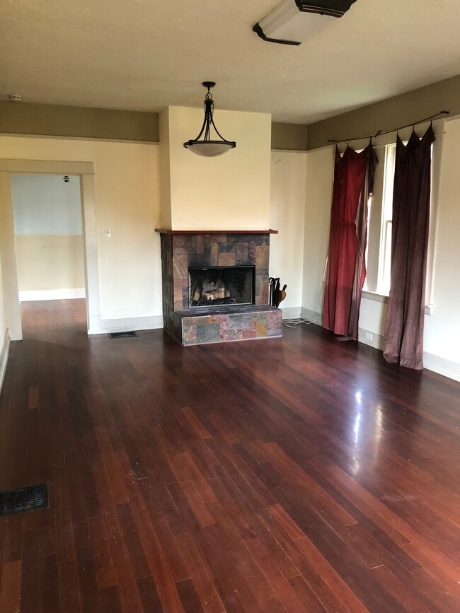 Building Photo - 6609 N Omaha Ave