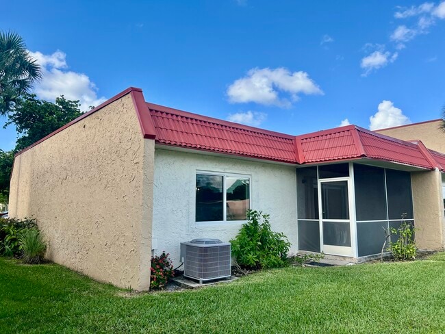 Building Photo - 176 Lake Evelyn Dr