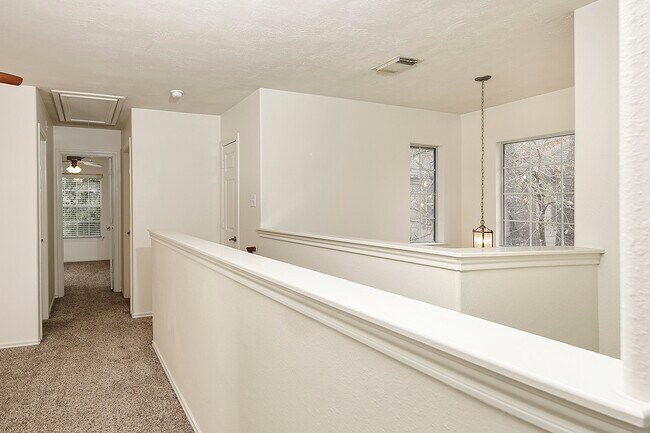 Building Photo - 51 Wickerdale Pl