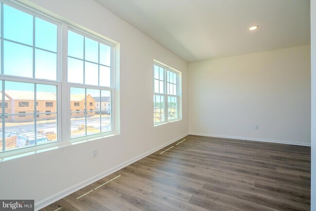 Building Photo - 3403 Jordan Dr
