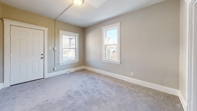 Building Photo - Clark / Fulton Area - Single Family Home - 2 Bedroom Apartment