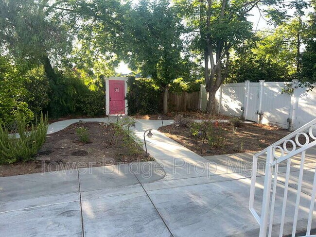 Building Photo - 3154 53rd St