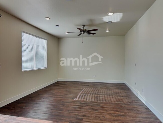 Building Photo - 1369 E Old Mesquite St