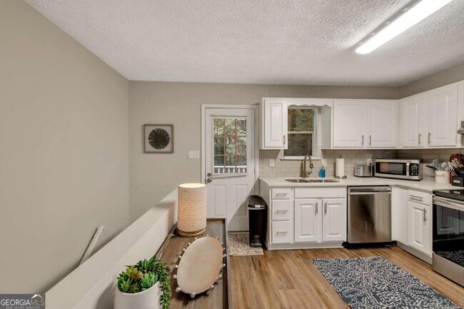 Building Photo - 4375 Coopers Creek Dr SE