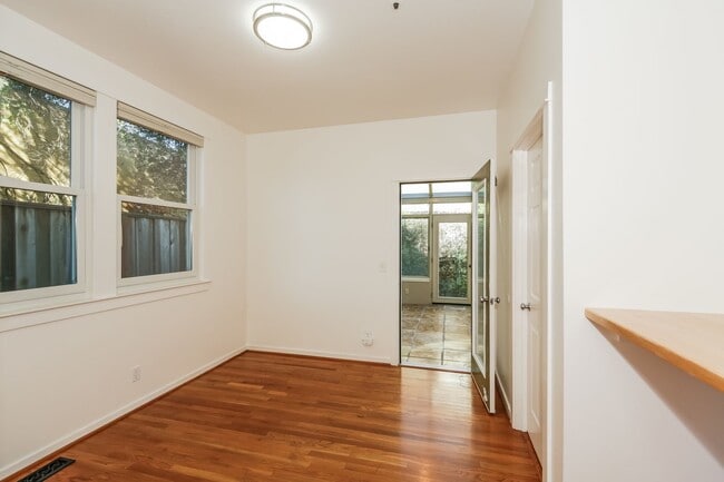 Building Photo - FOR RENT – 3 bed 2 bath Coastal Living in Santa Cruz