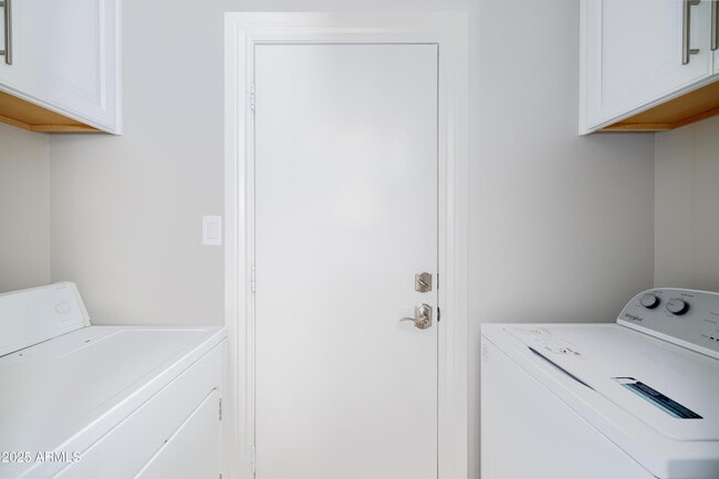 Building Photo - 8643 E Palo Verde Dr