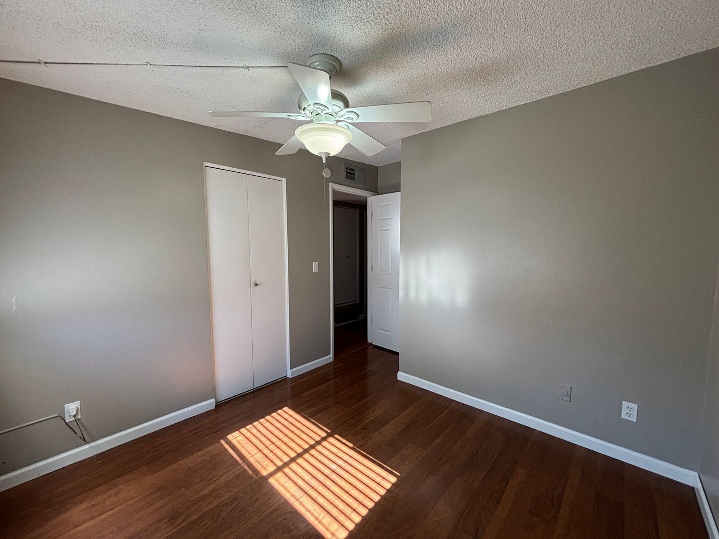 Building Photo - 4007 S Winter Palm Dr