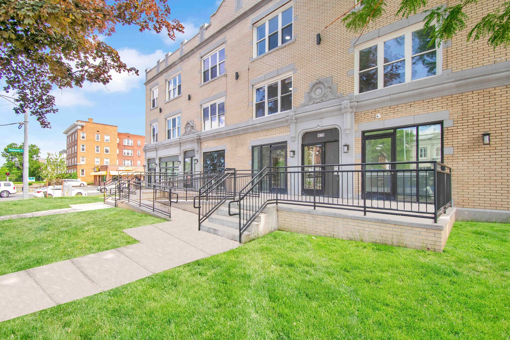 Building Photo - 479 Farmington Ave