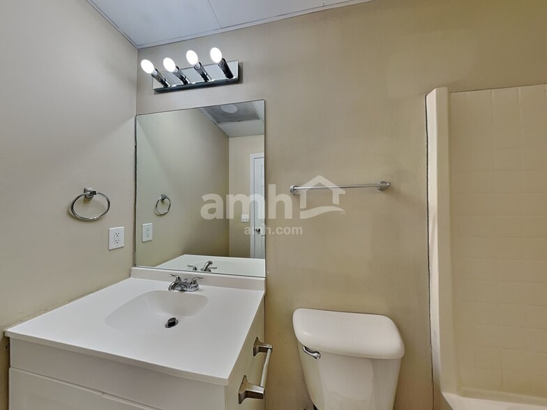 Building Photo - 5224 Ridgefalls Way