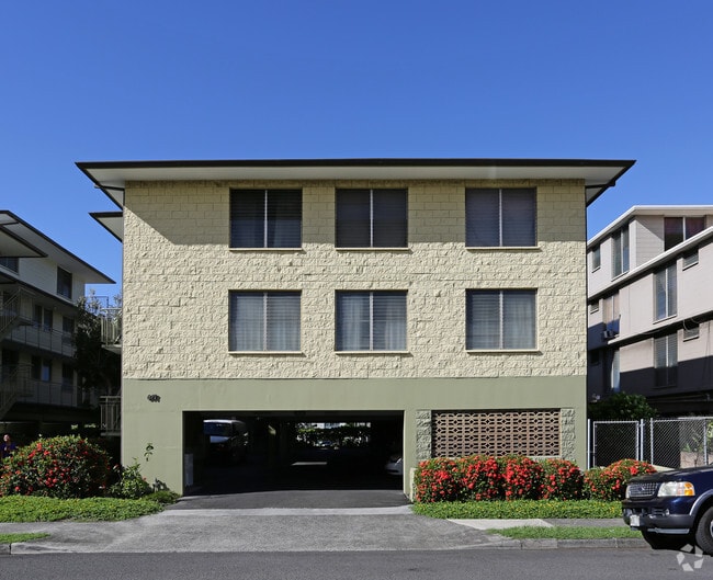 Building Photo - 617 N Kuakini St