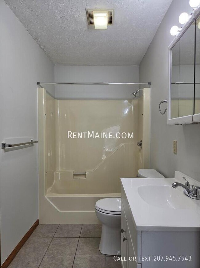 Building Photo - 6 Hartley St