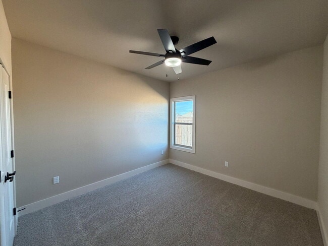 Building Photo - 409 Essex Ln