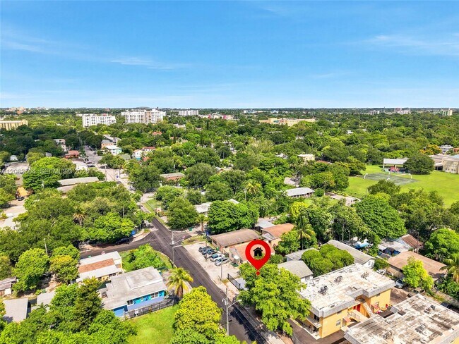 Building Photo - 119 NE 56th St