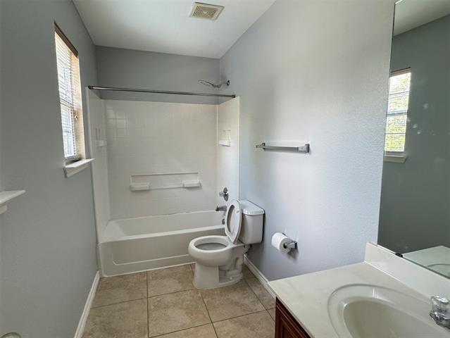 Building Photo - 6909 Planters Row Dr