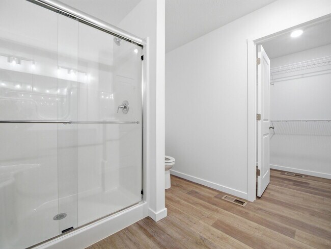 Building Photo - 784 Hoffman Hills Blvd