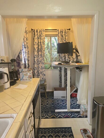 View to kitchenette - 430 S Oakhurst Dr