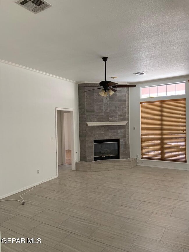 Building Photo - 904 La Gotera Pl