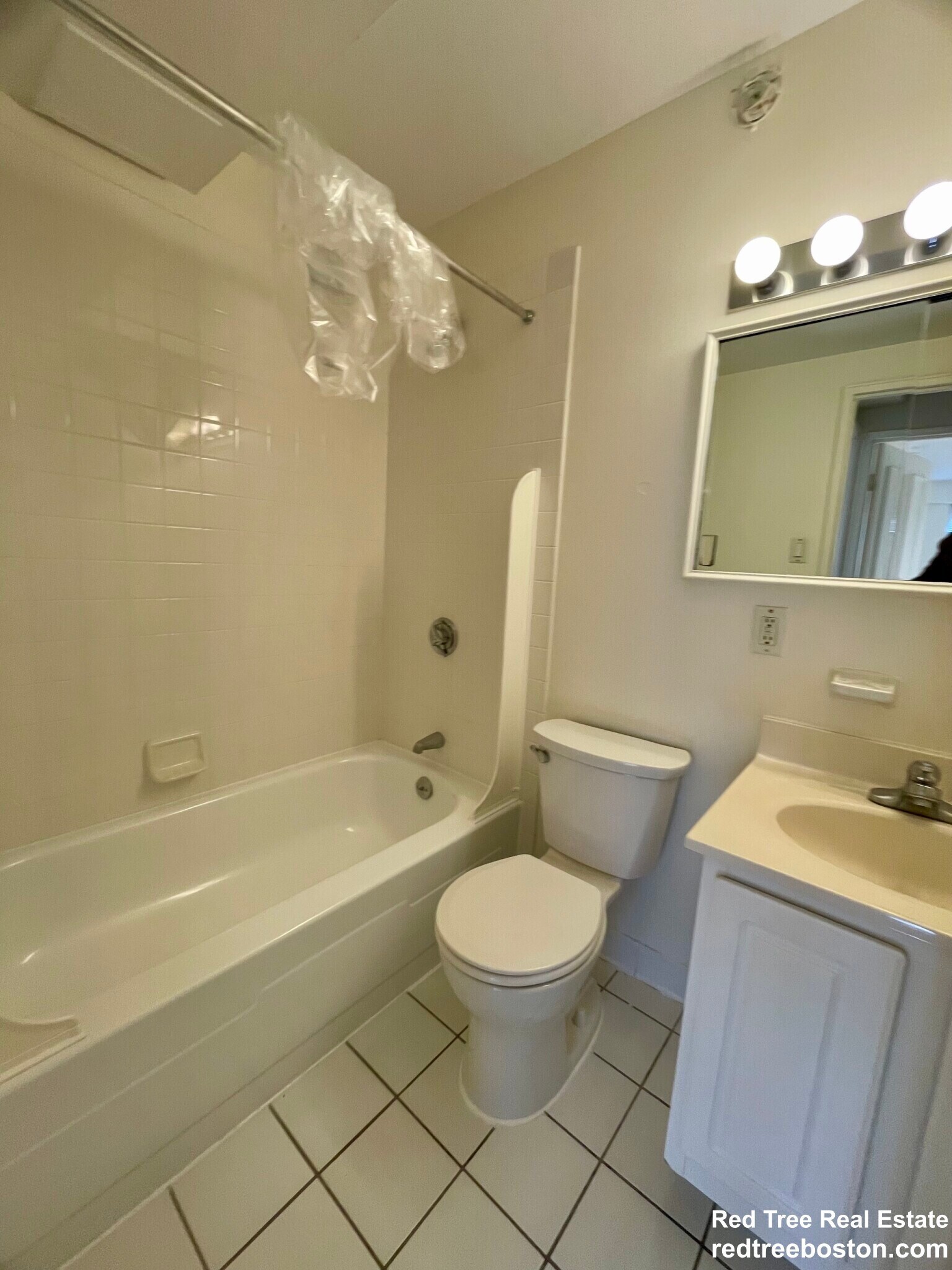 Building Photo - 185 Freeman St