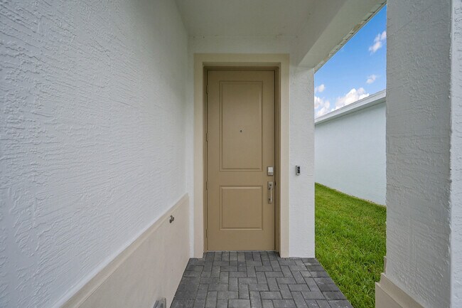 Building Photo - 3550 Angler Dr