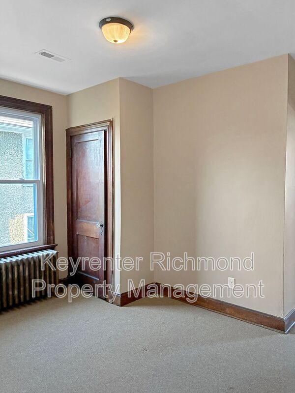 Building Photo - 2806 Hawthorne Ave