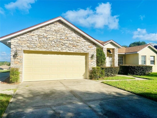 Building Photo - 9618 Spring Lake Dr