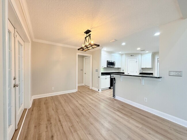 Building Photo - 5511 La Moya Ave