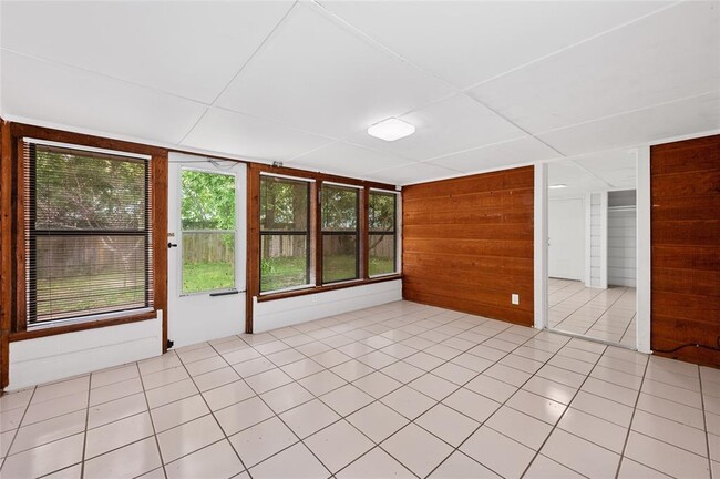 Building Photo - 5502 Salem Walk Dr