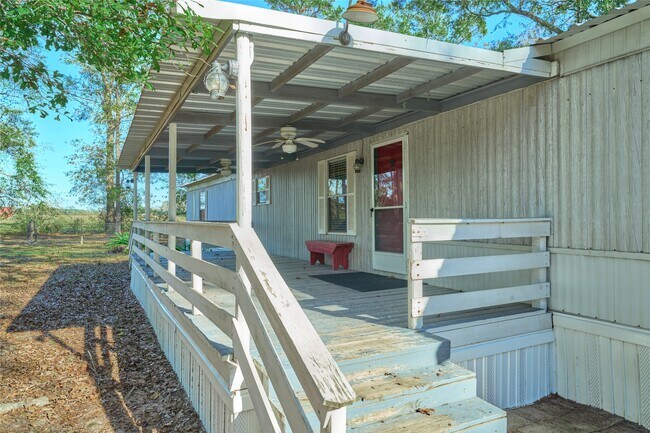 Building Photo - 17381 FM 1484 Rd