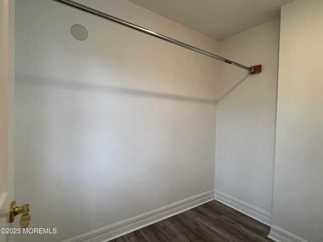 Building Photo - 699 Tennent Rd