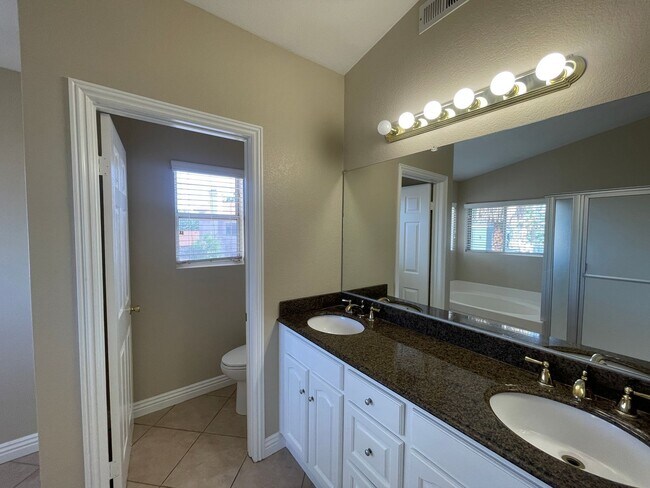 Building Photo - Lancaster 3 bedroom - AVAILABLE NOW!