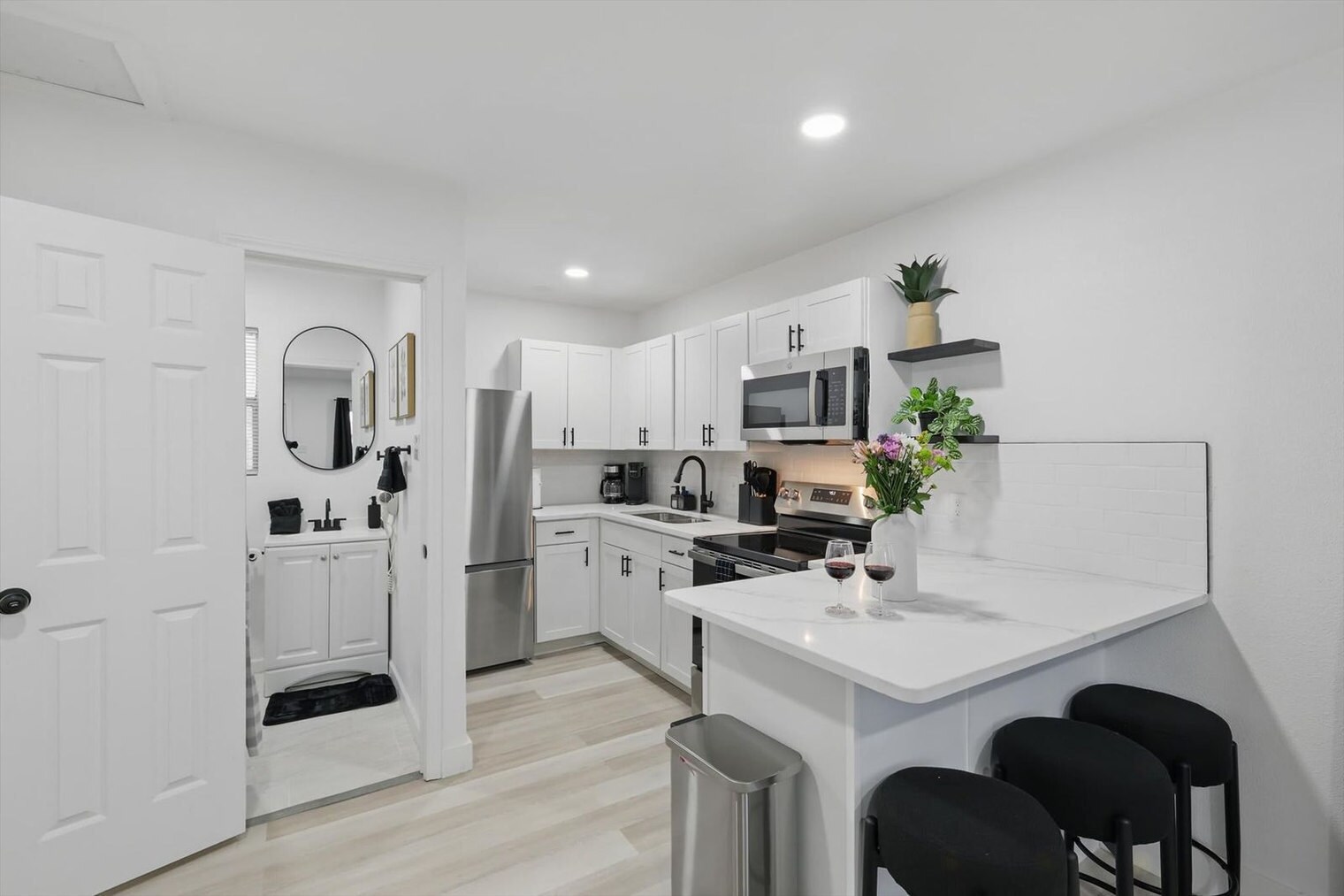 Building Photo - 2336 Minnie St