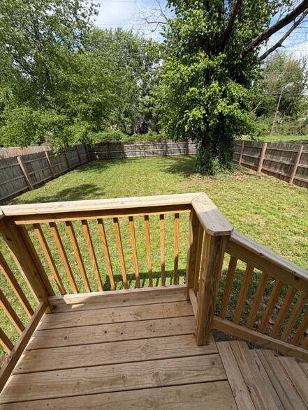 Building Photo - 2811 Narragansett Dr
