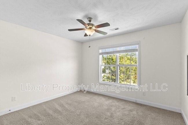 Building Photo - 146 Trenton Pl